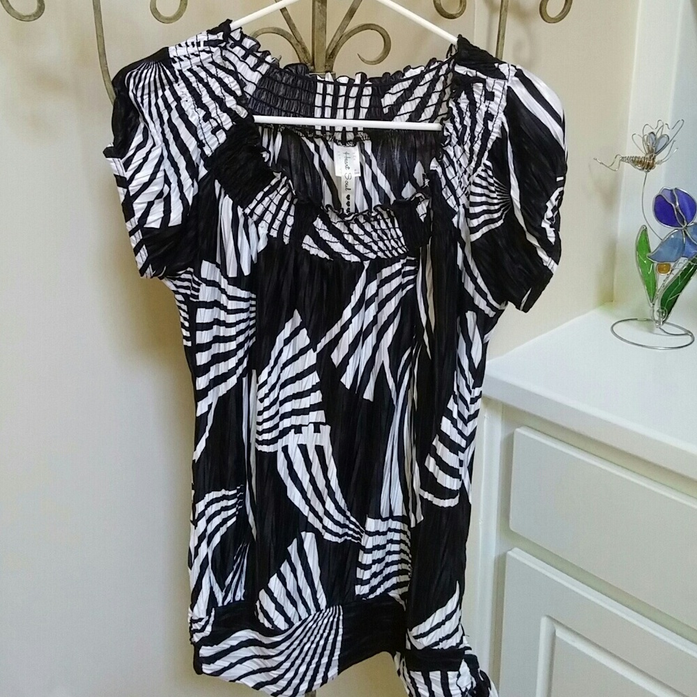 Black white‎ crinkle tunic top blouse M